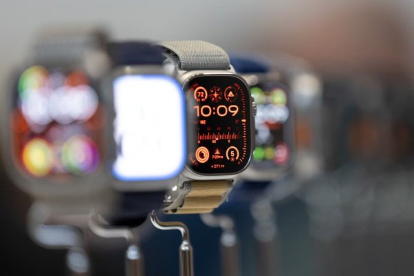 Apple va por Whoop: replantea su línea de relojes inteligentes y prepara nuevo monitor de actividad física sin pantalla