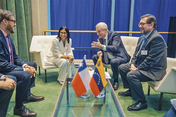 Delcy Rodríguez y José Antonio Kast. Foto: Presidencia.
