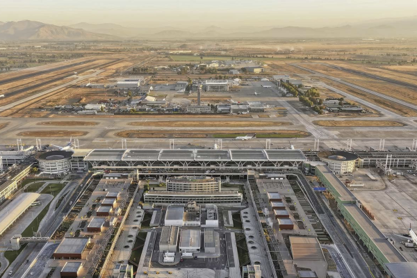 Aeropuerto de Santiago sale a buscar operadores para buses directos a regiones y ya hay más de 10 interesados