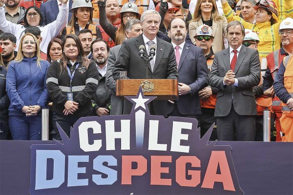 Kast encabezó la presentación del "Plan Chile Despega", Foto: Aton Chile