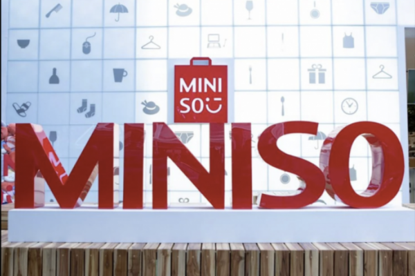 La firma china pero con diseño japonés Miniso es una de las que ha alcanzado mayor escala en la región.