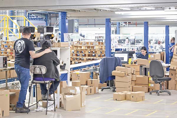 Constitución de empresas se recupera en agosto, con el comercio y la Metropolitana liderando