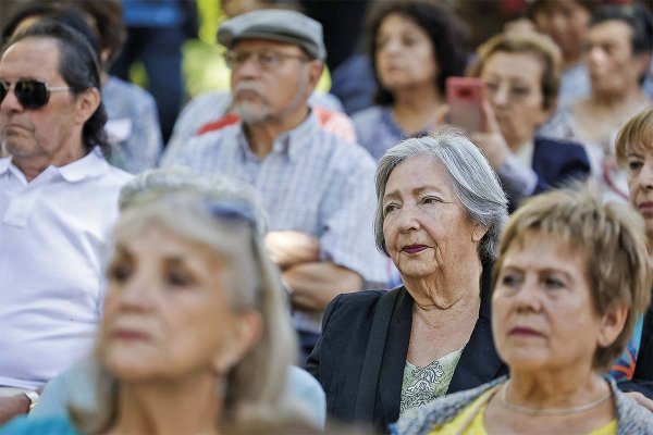 El doble que hace tres décadas: en Chile, casi un 20% de la población tiene 60 años o más