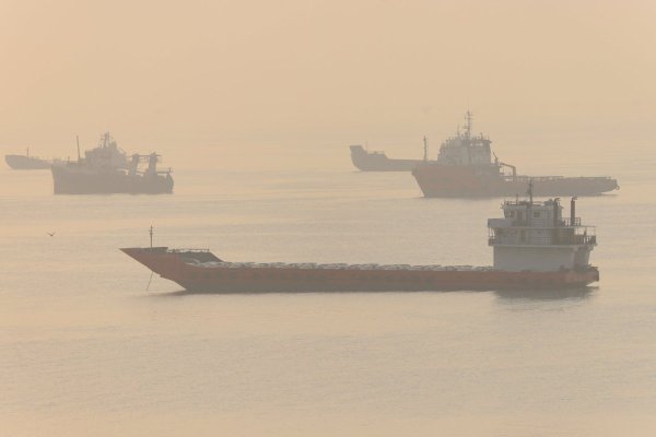 Los flujos de petróleo de Medio Oriente vuelven a los niveles previos a la guerra, pero los precios se encaminan a una fuerte alza mensual