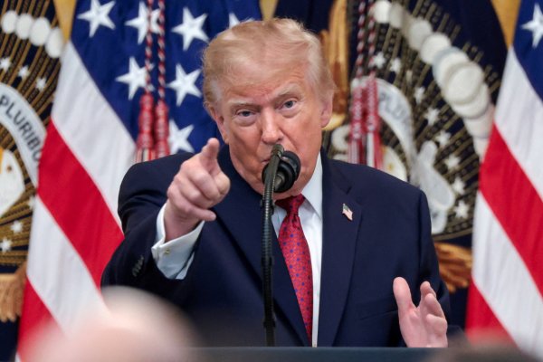 Trump afirma que operación de EE.UU. en Venezuela duró 148 minutos y no dejó soldados muertos