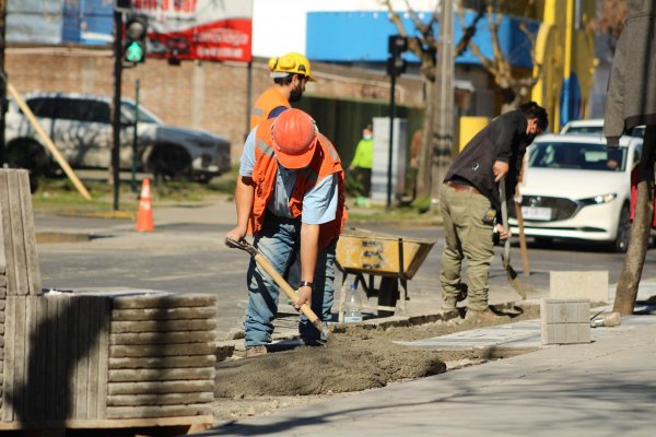 Nuevas cifras de desempleo muestran que destrucción de puestos laborales se concentra en la zona centro - sur