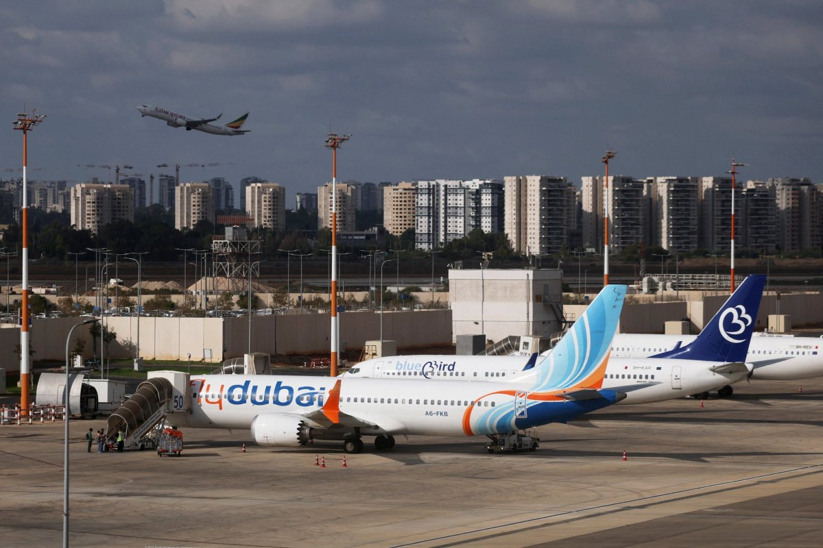 El vuelo FZ1073 de Flydubai cubría la ruta de Dubái a Tel Aviv. En la imagen, aviones en el aeropuerto internacional Ben Gurion. (Foto: Bloomberg)