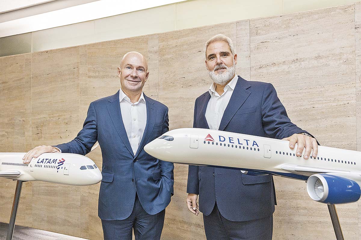 Alain Bellemare, presidente de Delta Internacional; y Ramiro Alfonsín, vicepresidente comercial de Latam. Foto: Jonathan Durán.