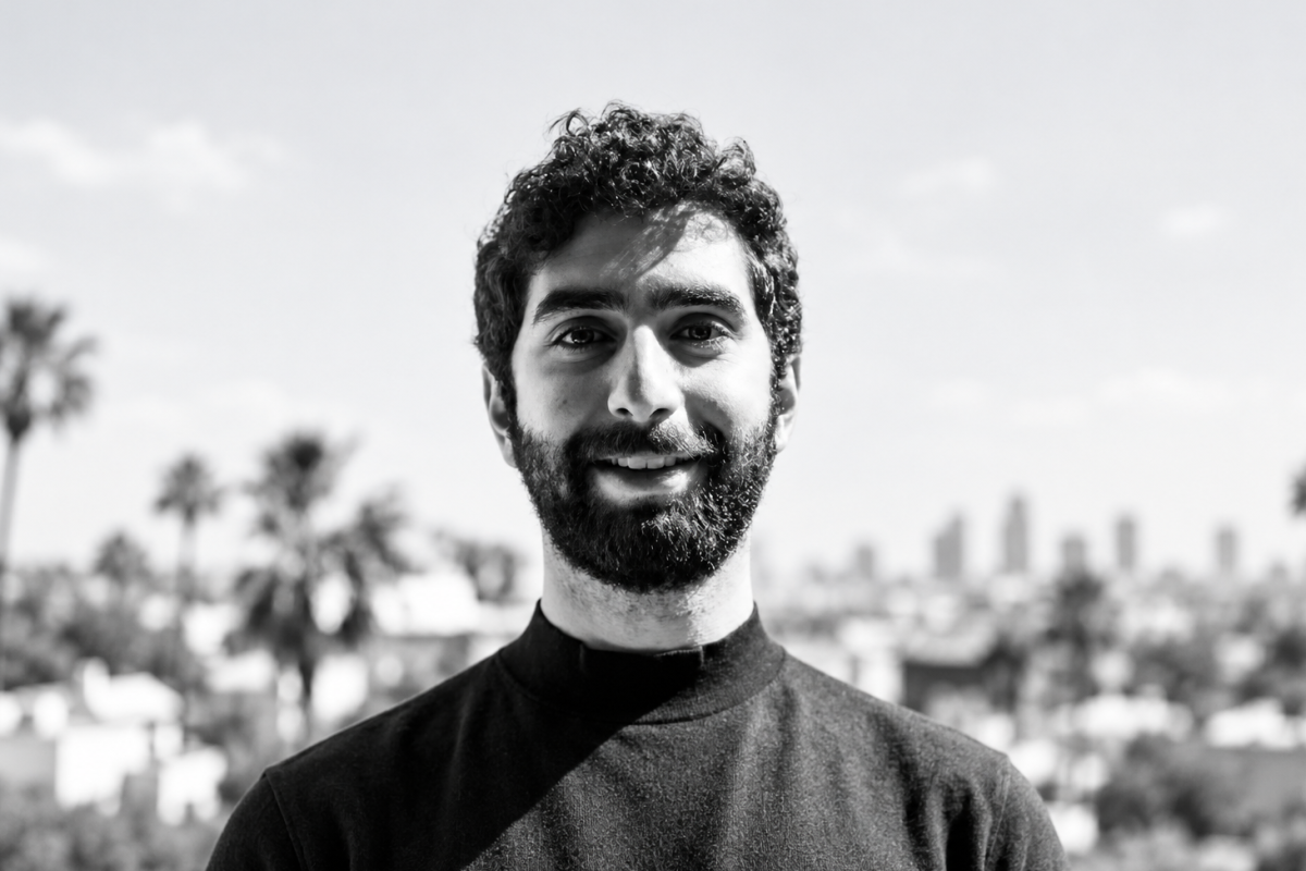 Chileno ex Apple vende su startup a Mistral, la AI francesa valorizada en US$ 24 mil millones