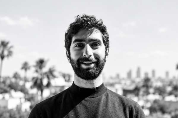 Chileno ex Apple vende su startup a Mistral, la AI francesa valorizada en US$ 24 mil millones