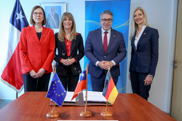 Gobierno no renuncia al hidrógeno verde y profundiza convenio con la UE y Alemania
