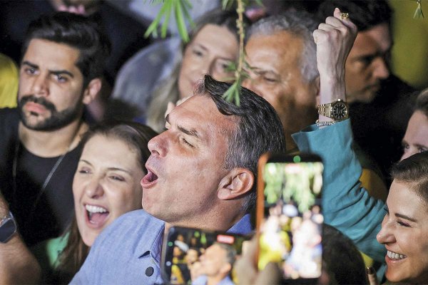 Tras vencer en la primera vuelta, Flávio Bolsonaro cuenta con una decisiva ventaja para el balotage del 25 de octubre frente a Lula. Foto: Reuters