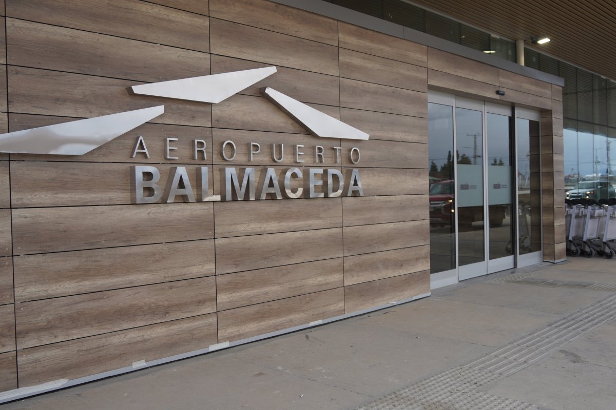 Nuevo Aeropuerto de Balmaceda inició operaciones equipado con tecnología aeronáutica para condiciones complejas