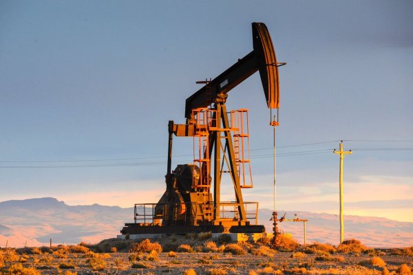 Trump recurre a flexibilizar uso del “diésel rojo” para contener la escalada de los combustibles en EEUU