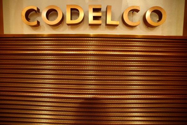 Codelco investiga nuevos antecedentes de sobreproducción en divisiones Ministro Hales y Salvador durante 2024 y 2025