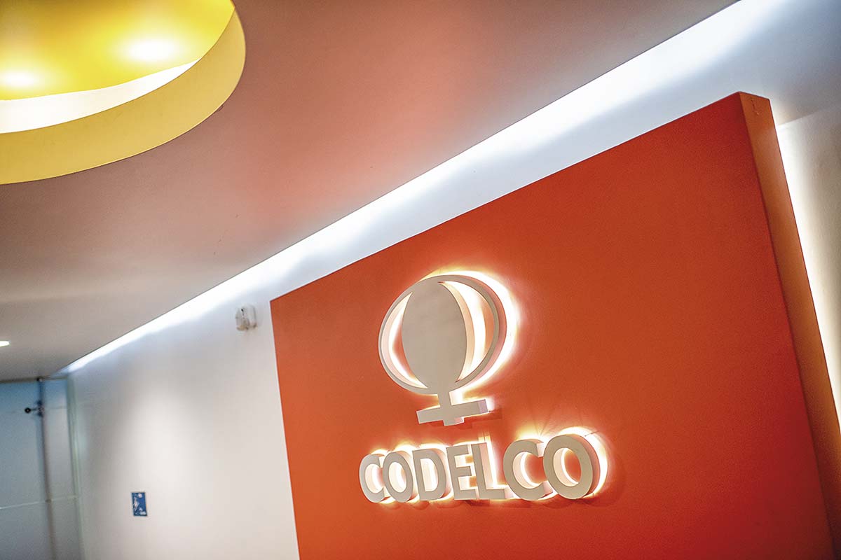 Codelco denuncia nueva sobreproducción y Fiscalía investiga a altos exejecutivos