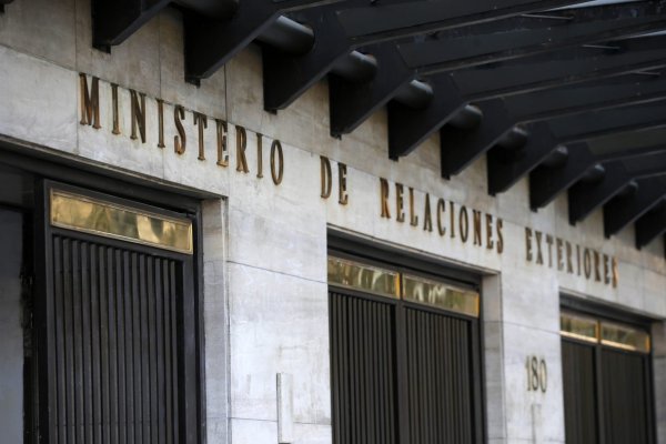 Presupuesto de RREE incluye la reparación de la “critica” situación de embajada en Francia y la participación en Feria de Frankfurt