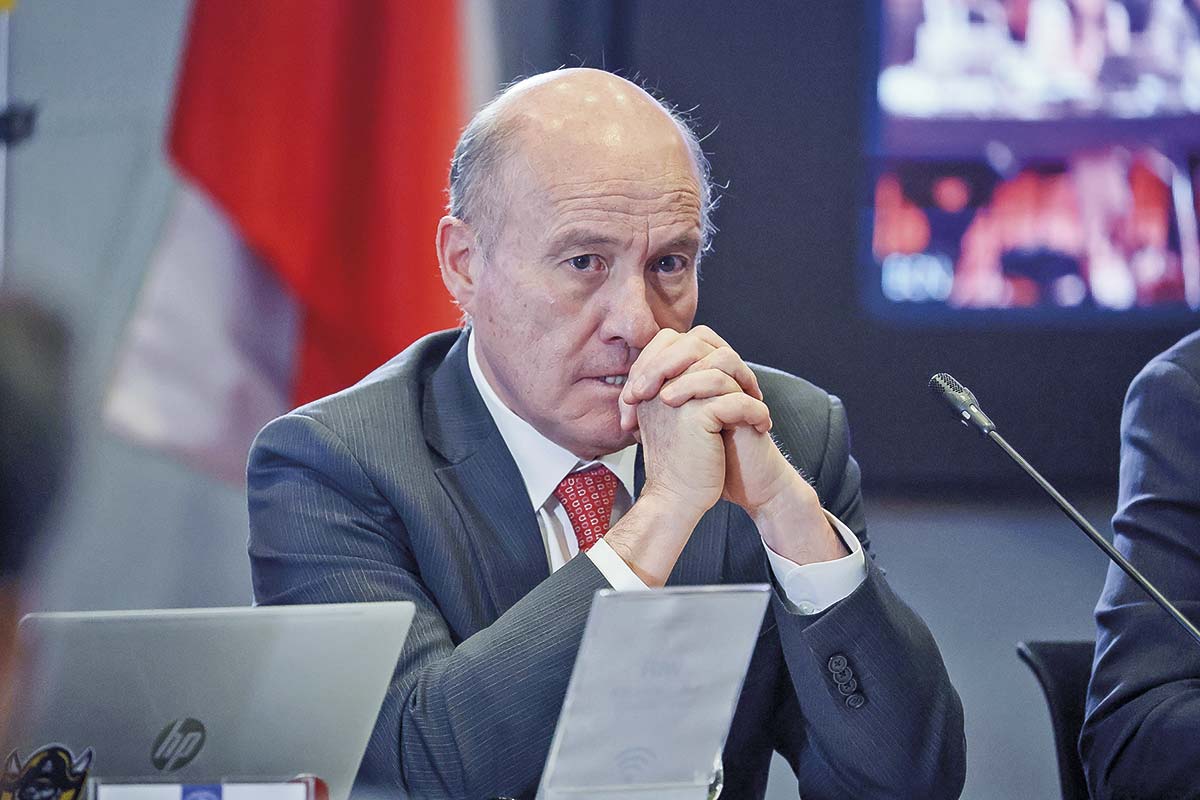 Quiroz expuso por más de dos horas ante la comisión especial mixta de Presupuestos. Foto: Aton.