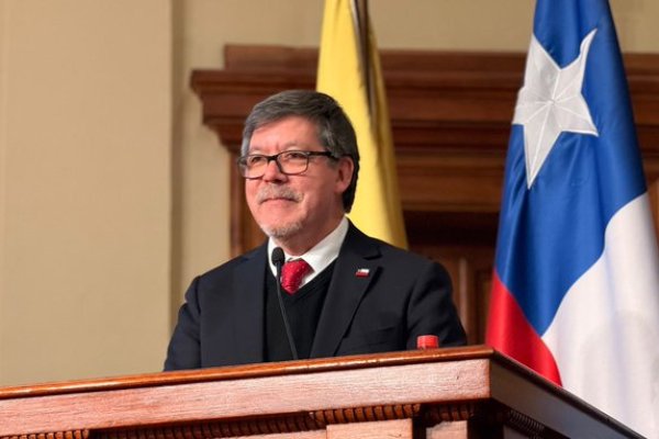 "Hay que buscar a los beneficiarios correctos”: director de Dipres explica el nuevo método para controlar el gasto y defiende fin de "Yo elijo mi PC"
