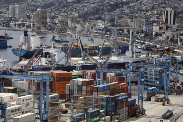 ¿Chile a dos velocidades? Exportaciones aceleran el paso, pero las importaciones de bienes de capital extienden las bajas
