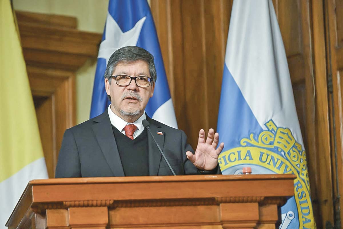 José Pablo Gómez expuso en un encuentro organizado por Clapes.