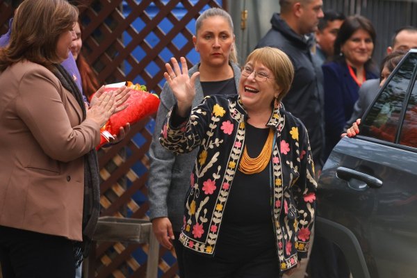 Descartada la postulación a la ONU ahora Bachelet evalúa postular para volver a La Moneda. (Foto: Aton Chile)