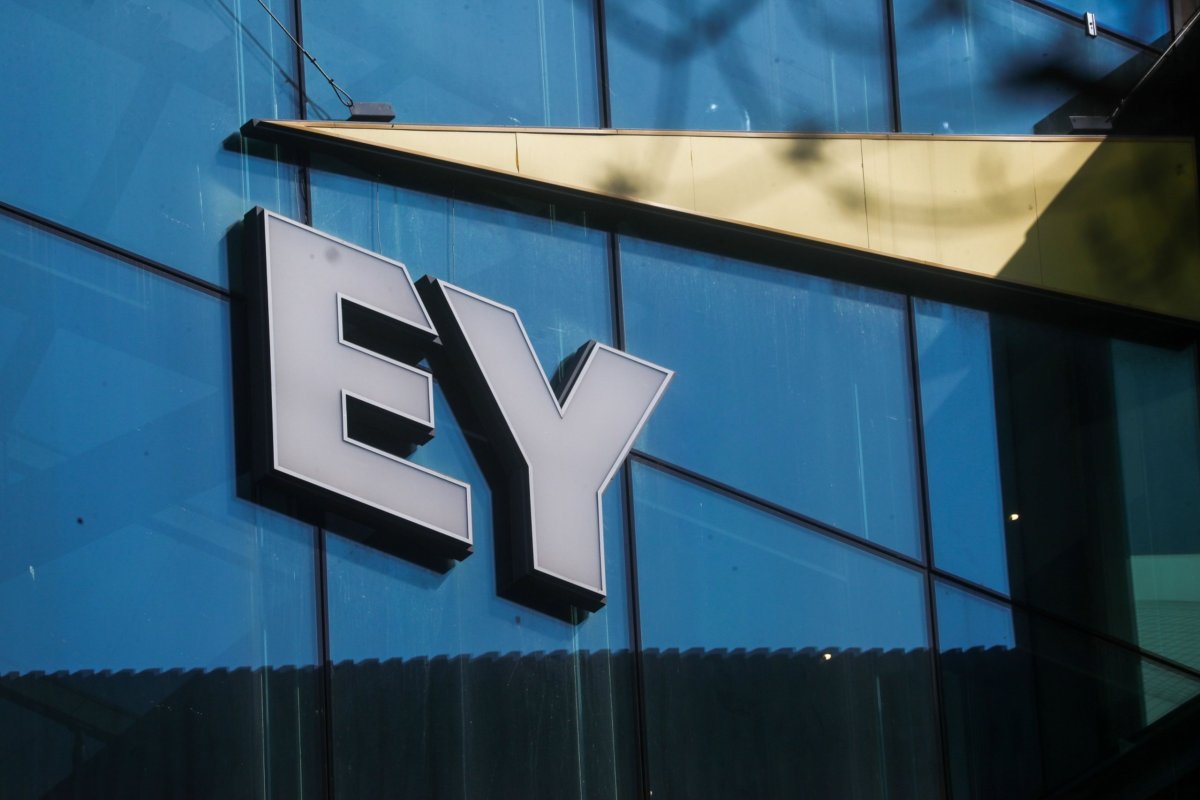 Los resultados de EY reflejan la reorganización de la firma -que cuenta con una plantilla de 415.000 personas-, con un enfoque en los denominados "servicios gestionados".