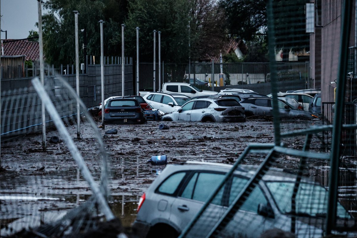 El aluvión causó severos daños y activó equipos de emergencia en la zona oriente de Santiago. (Foto: Aton Chile)