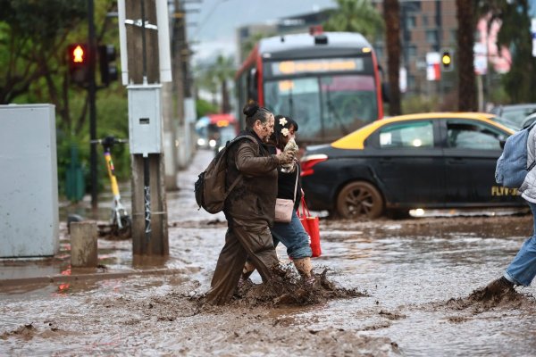 Aluvión en Las Condes: aseguradoras entregan recomendaciones para cobrar seguros