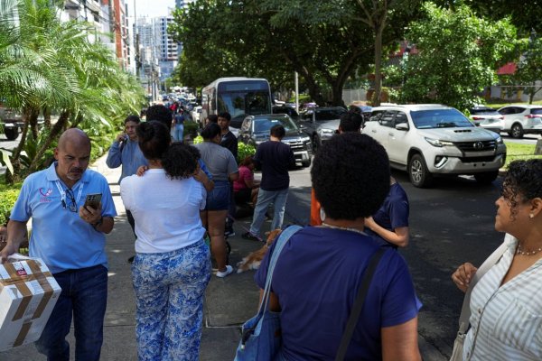 Terremoto de magnitud 7,7 sacude Panamá y SHOA emite amenaza de tsunami para Isla de Pascua