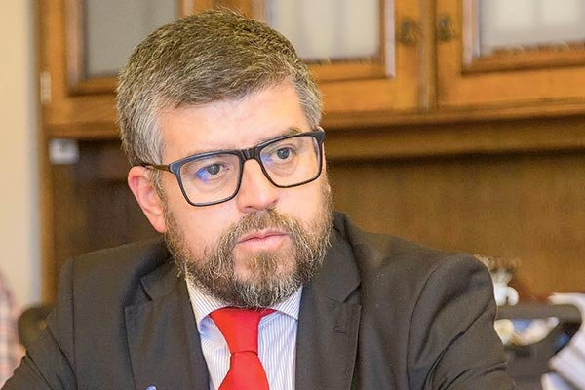 Crece polémica por caídas del Fondo E: parlamentarios opositores exigen explicaciones y el diputado Jaime Araya oficia al regulador