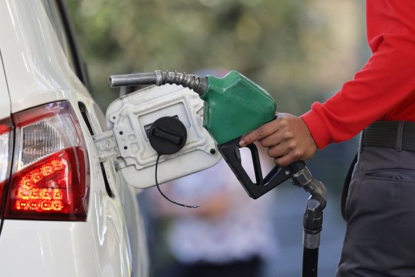 Frente al aumento de los combustibles, el gobierno anuncia medida para facilitar el financiamiento de las PYME de transporte de carga