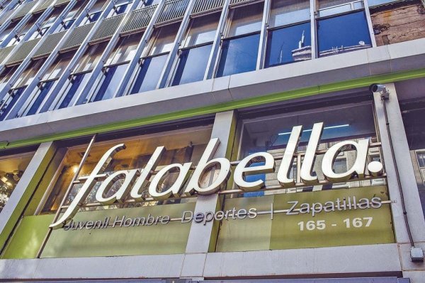 Falabella fortalece su perfil financiero: Fitch eleva clasificación tras reducción de deuda y mejora de márgenes