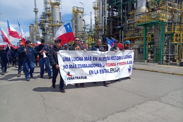 Contratistas de ENAP Refinería Biobío se movilizan tras quiebre en negociaciones con la estatal en demanda por mejoras laborales