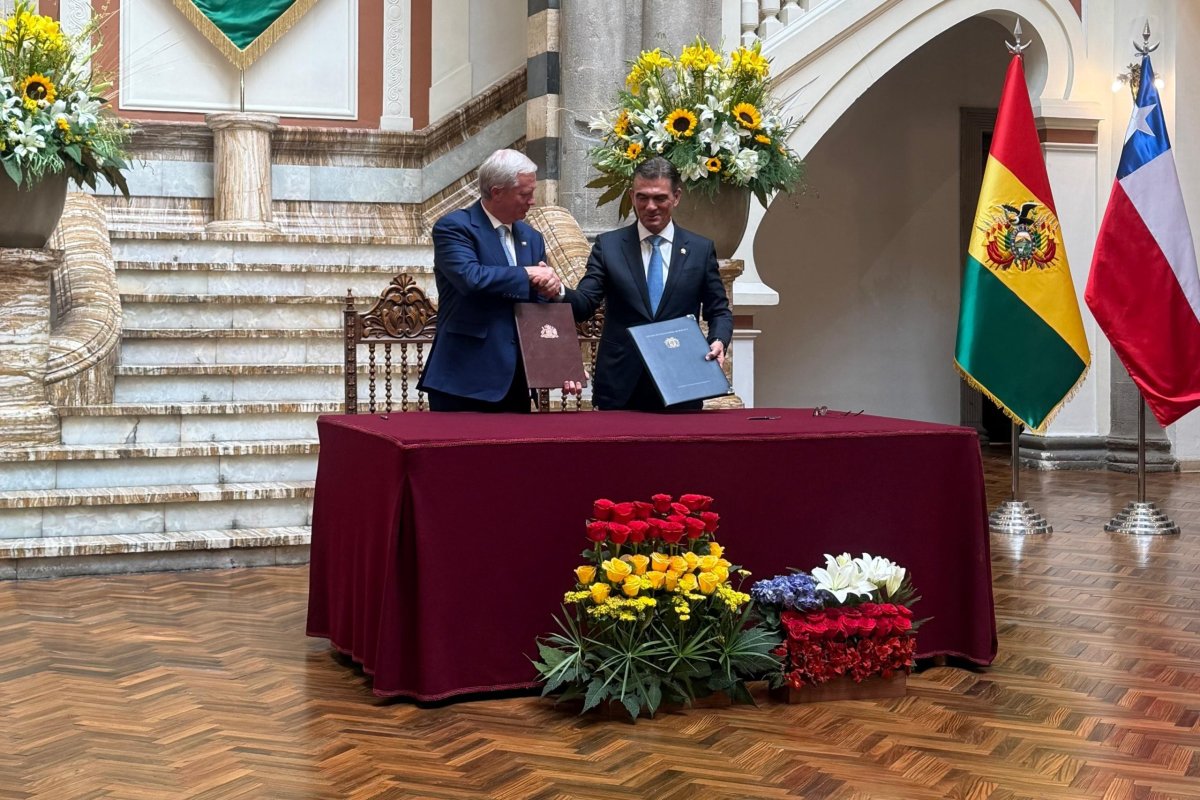 Presidentes de Chile y Bolivia firman declaración en que reafirman voluntad de evaluar una futura interconexión eléctrica