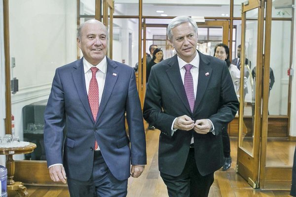El manejo económico de la dupla Kast-Quiroz fue parte del análisis del grupo de exautoridades de oposición. Foto: Ministerio de Hacienda