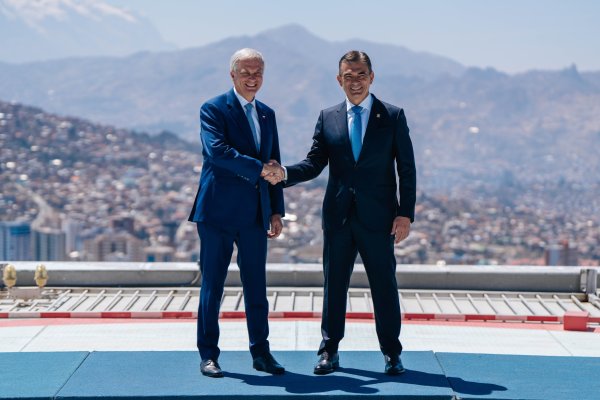 En histórica visita a La Paz, Kast suscribe acuerdos comerciales y mineros pero Bolivia reitera que mantiene aspiración marítima