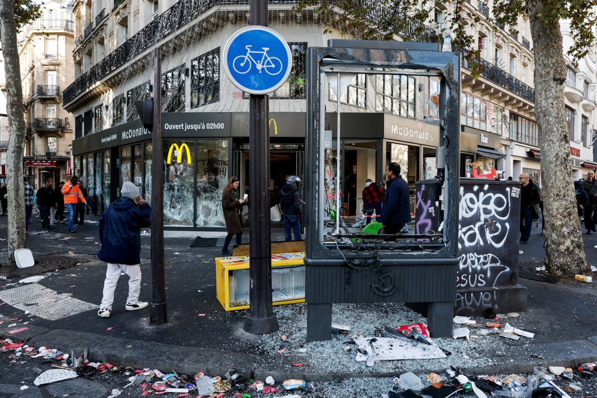París, Marsella y la ciudad de Lyon fueron foco de vandalismo y saqueos en el marco de las protestas. (Foto: Reuters)