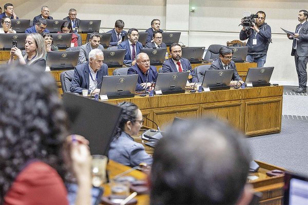 La subcomisión resolverá este martes el desempate. Foto: Senado