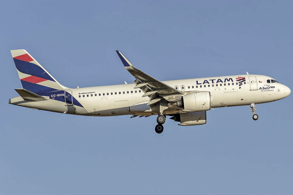 Latam Airlines proyecta que costos del jet fuel se mantendrán altos aunque cesen las tensiones en Medio Oriente
