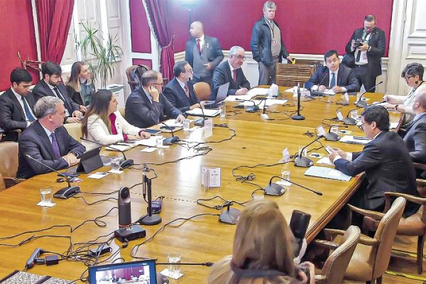 Comisión de Constitución del Senado. Foto: Senado