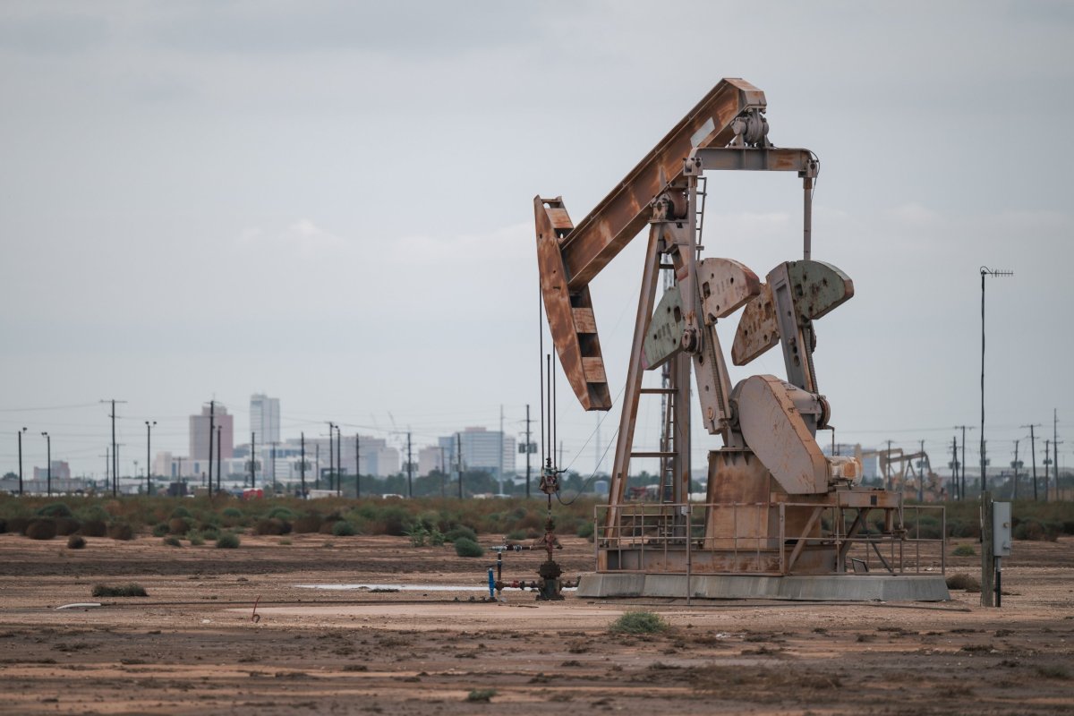 El petróleo alcanza su nivel más alto en cinco meses ante crecientes riesgos de un ataque iraní