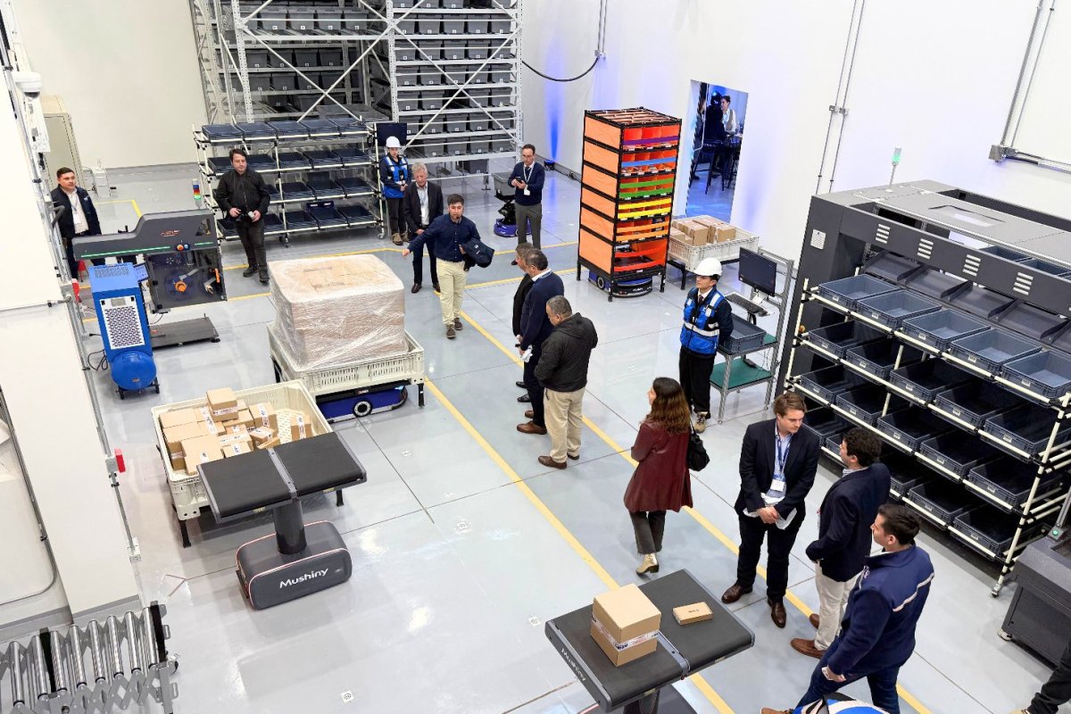 Firma chilena STG abre centro tecnológico en Lampa con foco en robótica y automatización logística