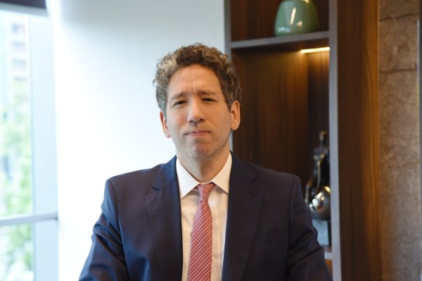 El director y head of equity & credit trading de Scotiabank Chile, Diego Pino.