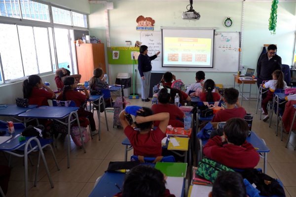 Polvo minero llega a las salas de clases en Calama y estudio detecta altas concentraciones de metales pesados