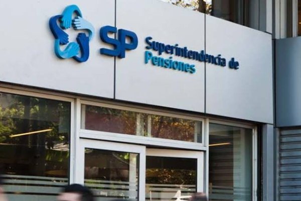 Senadores socialistas lanzan batería de acciones para conseguir restitución a los afectados por caída del Fondo E