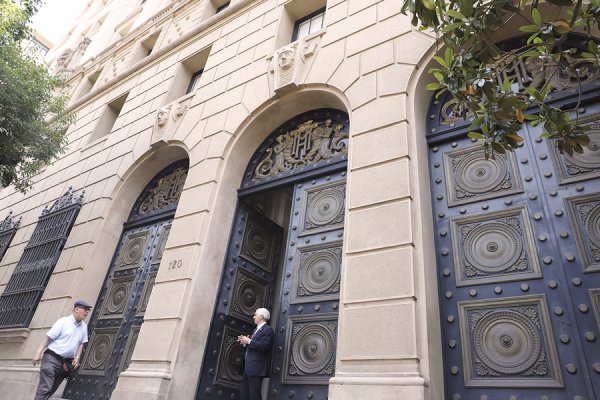 Moody's se une a Fitch y S&P: agencia mantiene clasificación de riesgo de Chile ante mejores perspectivas para 2027