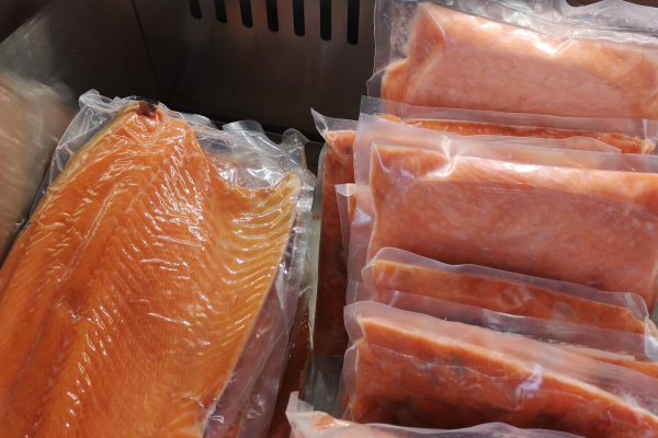 El salmón chileno enfrenta el riesgo de comenzar a pagar un IVA de hasta 26,5% en Brasil y gremios activan gestiones
