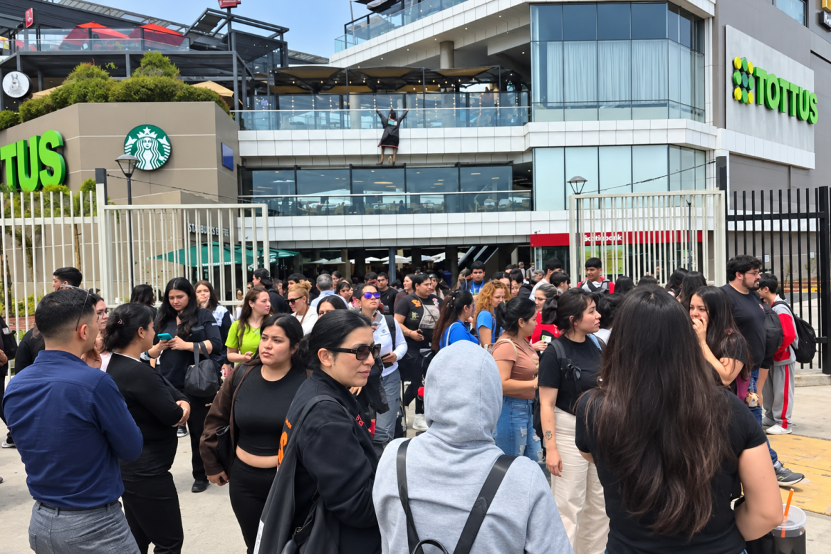 Amenaza de bomba obliga a evacuar Mall Paseo La Portada en Antofagasta y suspender temporalmente el funcionamiento del recinto comercial