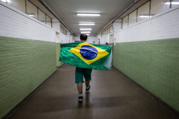 Inicia la segunda vuelta en Brasil con Lula y Flávio Bolsonaro en empate técnico